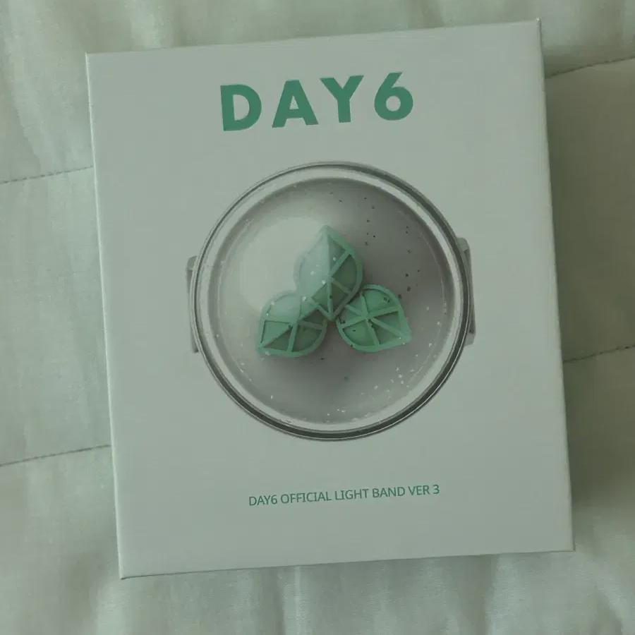 

DAY6 Day6 Made Watch Ver3 в продаже