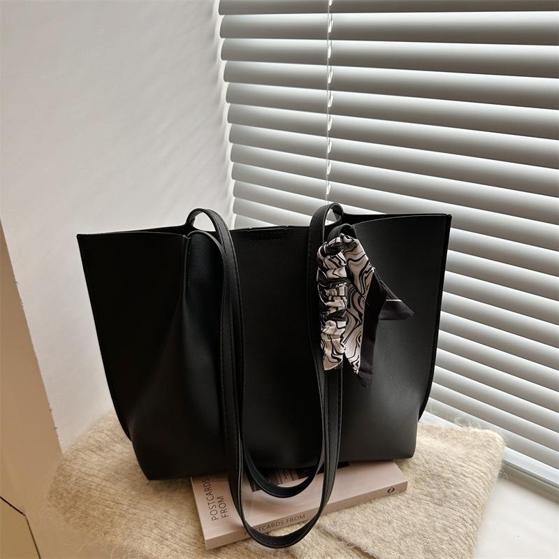 

Retro bag mother bag tote bag new commuter versatile large capacity shoulder bag casual women s bag чёрный