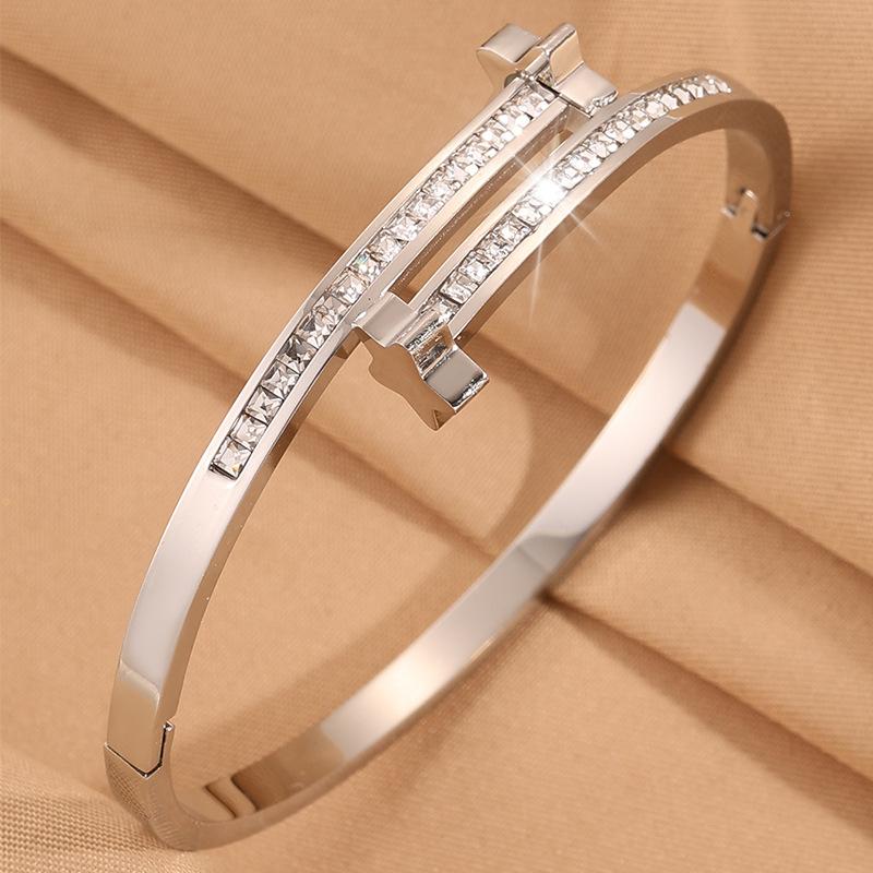 Women s Love Four-leaf Clover Double-headed Opening Light Luxury Temperament European and American Bracelet One Size(16-22CM)