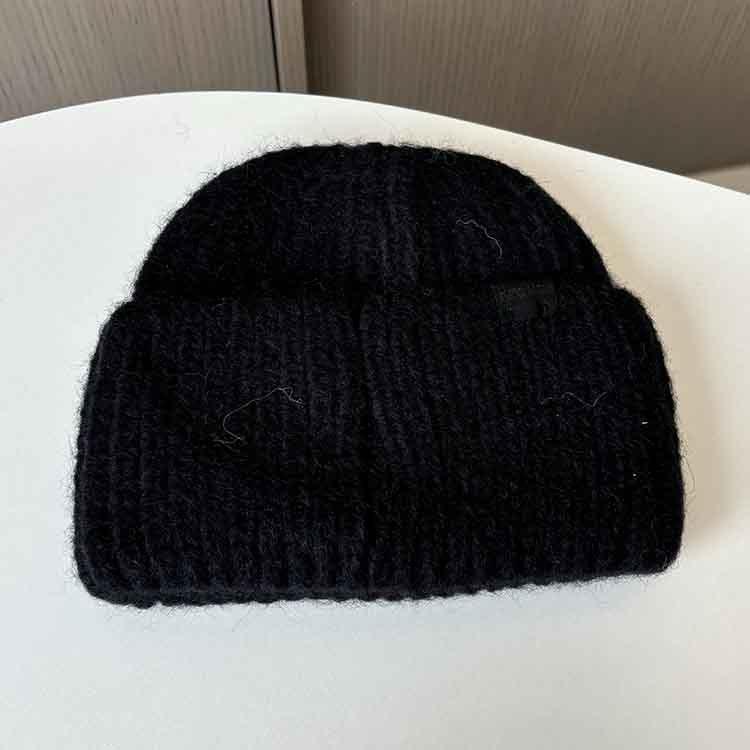 New Autumn and Winter Warm Knitted Hat Men's and Women's Fashion Versatile Bag Head Cold Hat Outdoor Leisure Student Pullover Hat