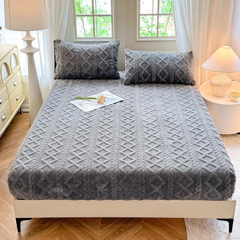 

Cross-border Plush Winter Bed Cover: Thick Coral Fleece Velvet Mattress Protector 48x74cm Pillowcase Pair