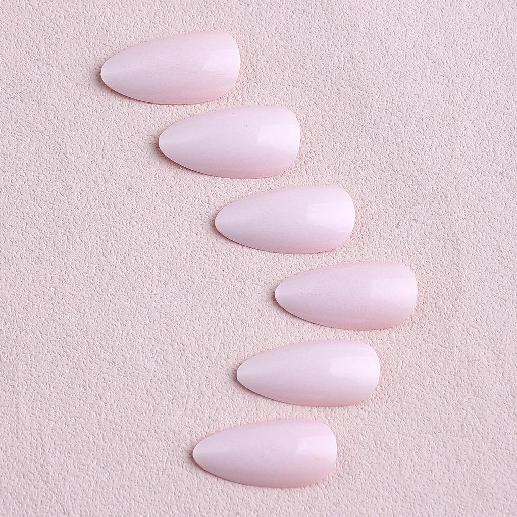 INS Stil Verlauf Französische Blütenblatt-Fingernägel mit Goldperlen-Wellenmuster