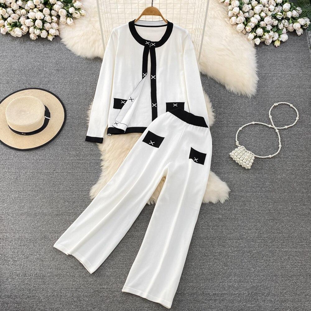 

Легкий знакомый стиль, вязаный кардиган с круглым вырезом, пальто с высокой талией, тонкие прямые широкие брюки, модный женский костюм