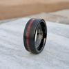 Anel de Tungstênio Preto 8mm para Homens - Apresenta um Detalhe de Linha de Madeira, Perfeito para Noivado e Alianças. Elegante, Durável e Design Único.
