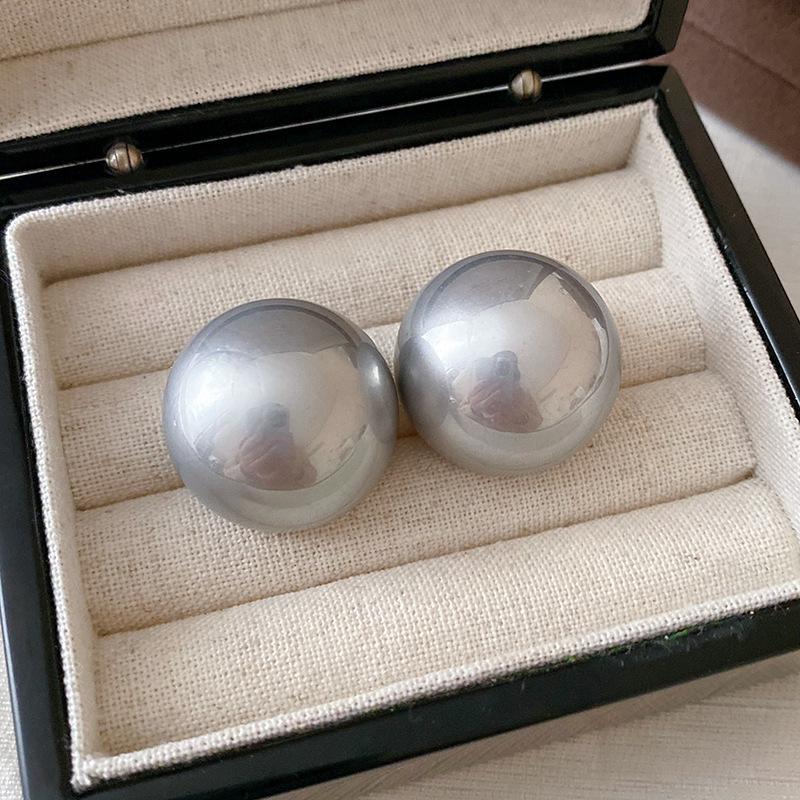 Retro red round pearl stud earrings simple versatile earrings European and American exaggerated earrings women