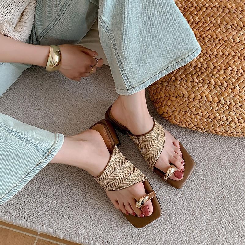 Sheepskin Version of Seaside Vacation with Skirt, Straw Cover, Cool Toe Slippers, Fashionable Outer Wear, Square Heel, One and a Half Characters, Wome