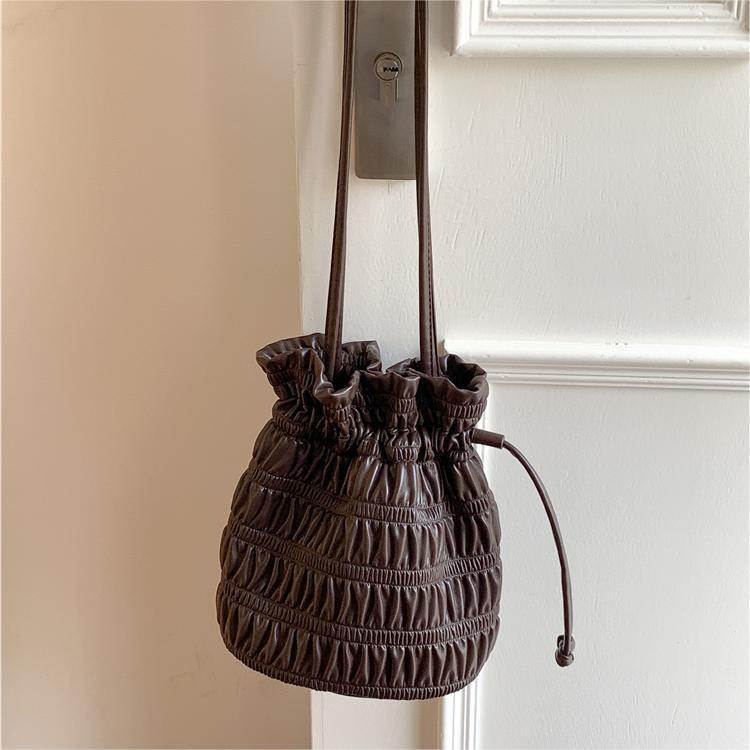 IELGY Women's Shoulder Bag, Large-capacity Personalized Trend Bucket Bag, Drawstring PU Soft Leather Creative Pleated Bag