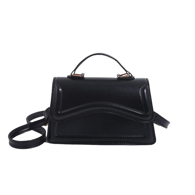 

Женская сумка в иностранном стиле 2024 года, весна-лето, новая сумка через плечо, модная текстура, однотонная, маленькая квадратная сумка чёрный