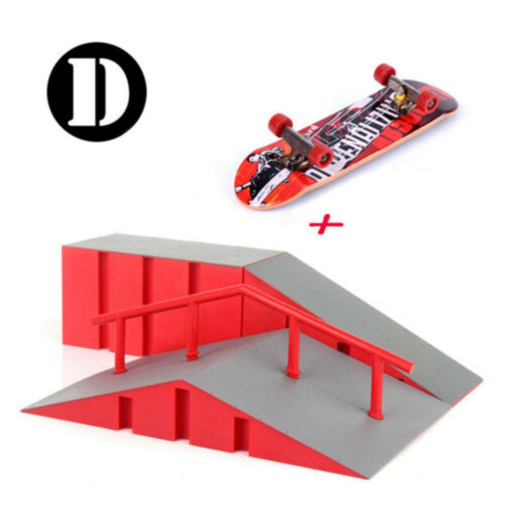 Mini Fingerboard Finger Skateboard & Skate Ramp Skatepark Play Set Kids Toy