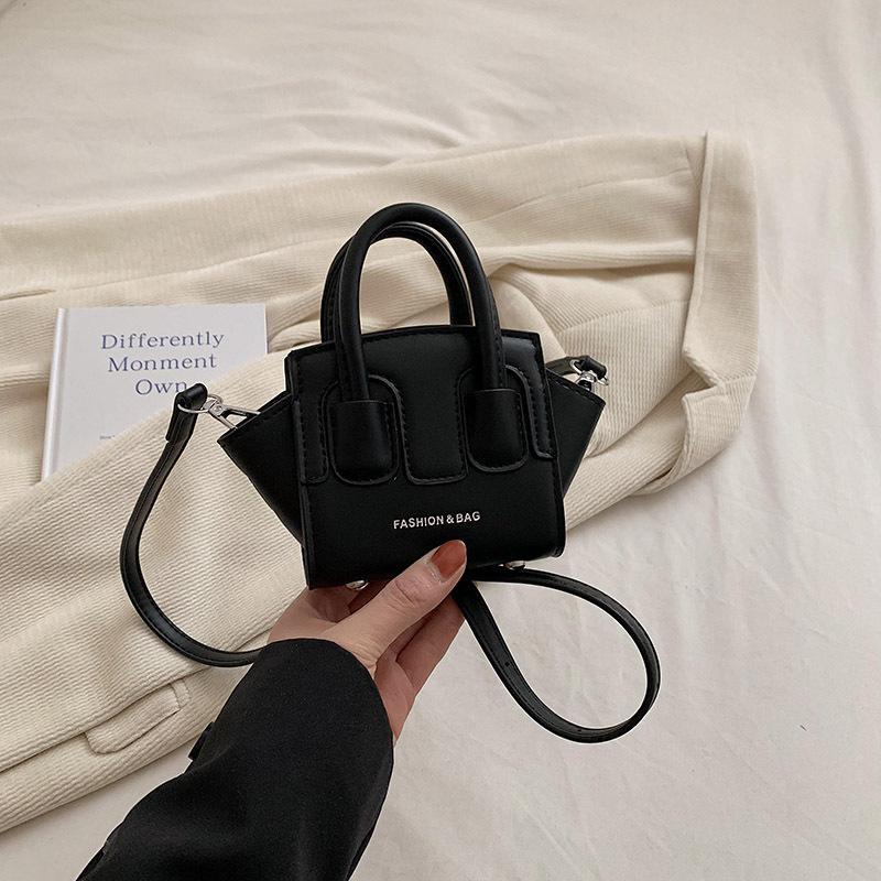 

Детская корейская современная сумка-крыло Игривая мини-сумка-ракушка для стильных девочек Маленькая чёрный