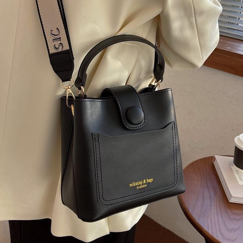 Trendy Color Block Womens Shoulder Bag Stylish Soft Bucket Bag Ideal For Everyday Use