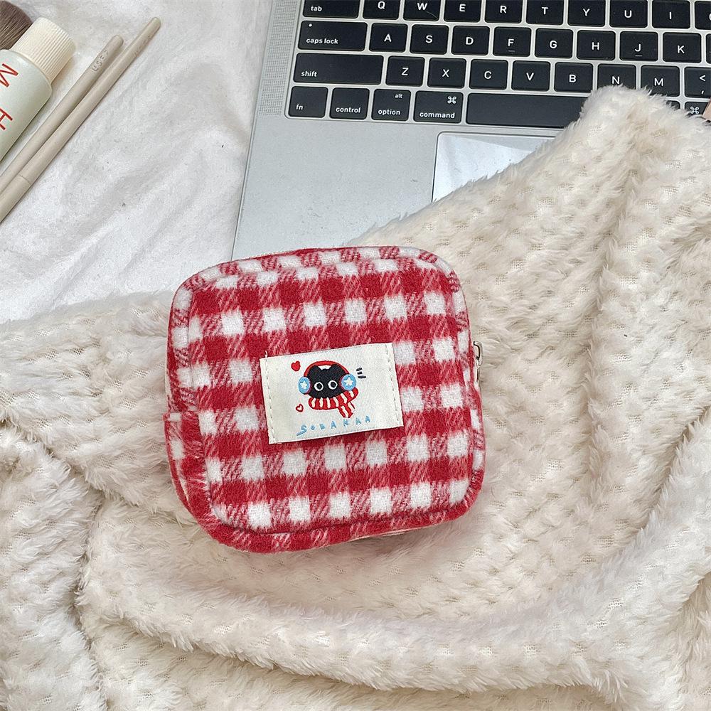 5222 Multi-Functional Plaid Wool Bag: Large Capacity Case for Cosmetics, Stationery & Hygiene Essentials