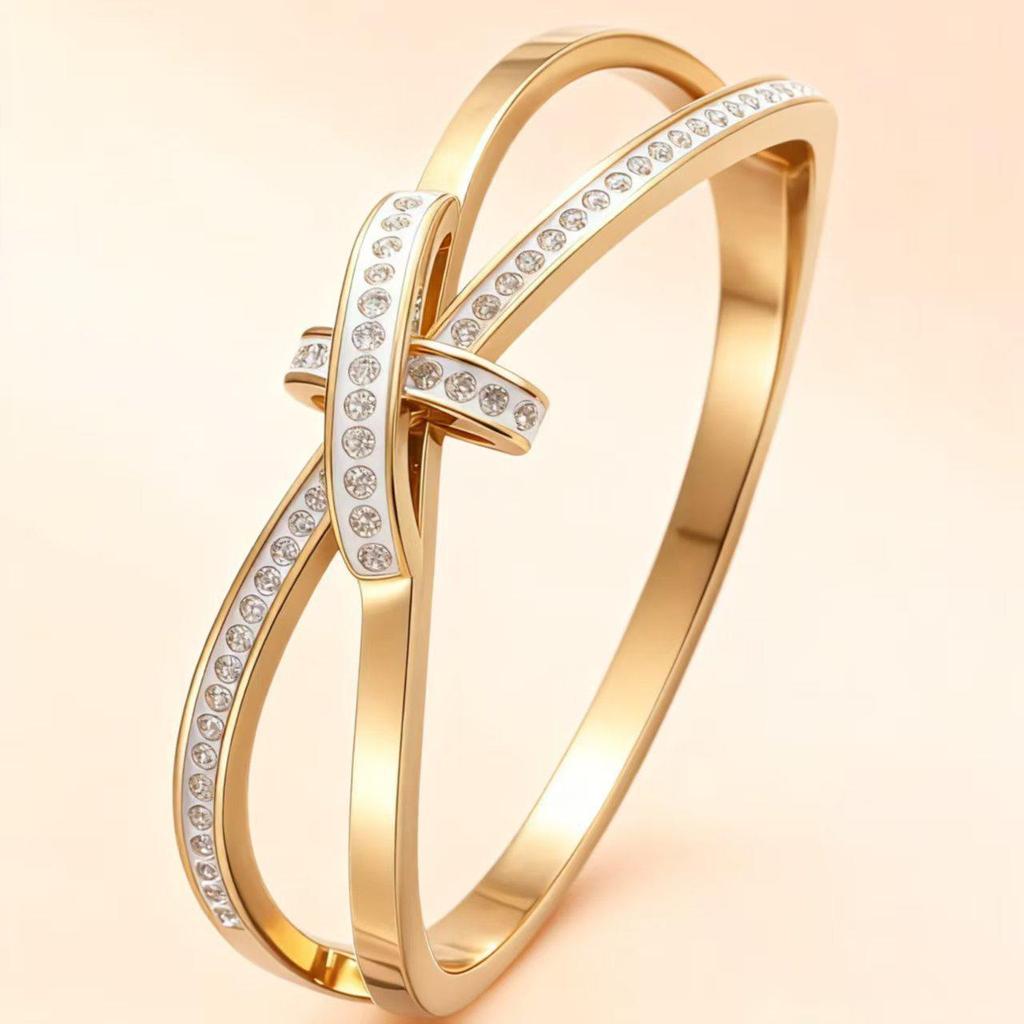 Four-Leaf Clover Titanium Steel Bracelet - Colorfast & Versatile Jewelry