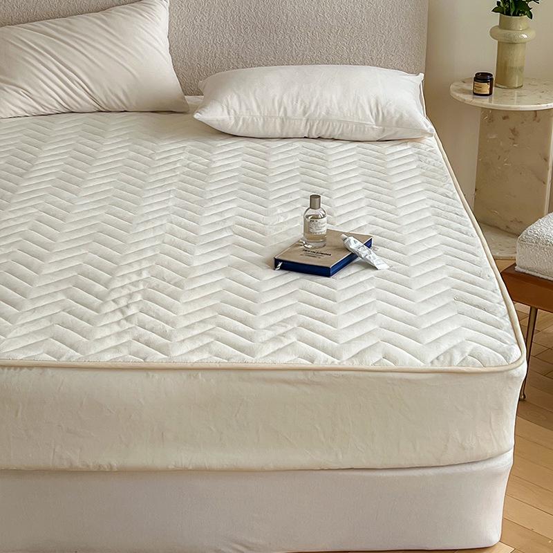 

Plush 230g Matte Milk Fleece Fitted Sheet: Warm Solid Color Bed Cover (Single Piece) - Autumn/Winter, 1.8m 120*200cm - 3.8 lbs