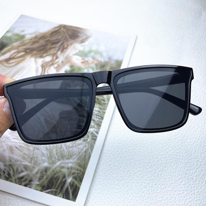 

Модные квадратные солнцезащитные очки GM для мужчин и женщин — идеально подходят для защиты от солнца и прямых трансляций, в комплект входит небольшой подарок