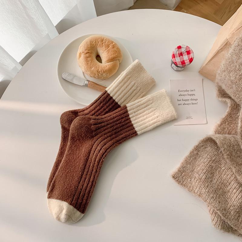 Women's Retro Japanese Thick Color Block Mid-Tube Socks - Warm Pile-Up Long Socks for Autumn & Winter