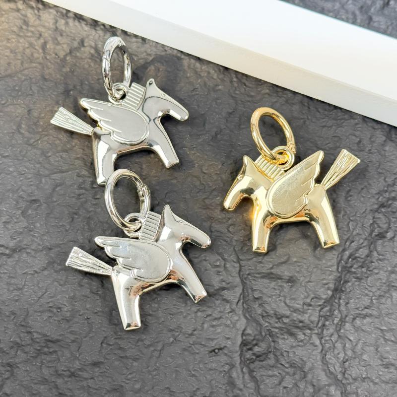 Exquisite Alloy Horse Keychain Pendant For Ladies  Pegasus Bag Lock Ornaments Creative Bag Decoration Accessories Gifts