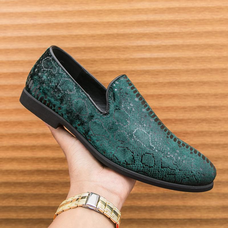 New British style men's hair stylist pattern suede lazy man slip-on bean loafers 46 plus-size pointed leather shoes