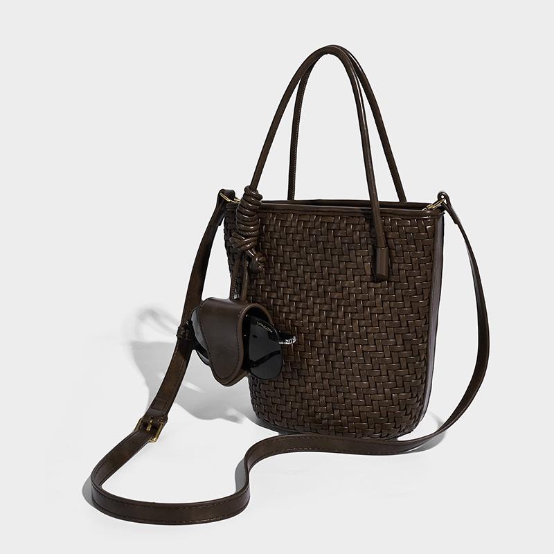 Niche Handwoven Fashion Handheld Bucket Bag for Women 2025 New Versatile Exquisite Light Luxury Shoulder Bag Crossbody Bag