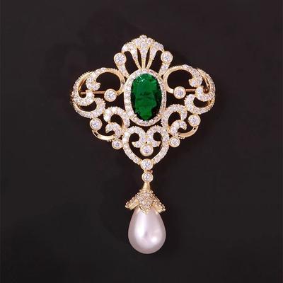 Broche de Colgante Hueco Esmeralda Estilo Corte Retro, Nuevo Estilo de Lujo Elegante para Mujer