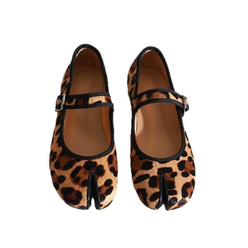French niche horsehair leopard print pig's trotters split-toed single shoes women's spring thick heels light mouth word with Mary Jane ballet shoes