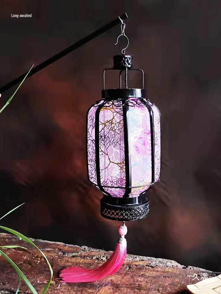 Hanfu Style Antique Handheld Lantern - Iron Art, Luminous Palace Lantern, Chinese Style Photography Prop, Flower Design