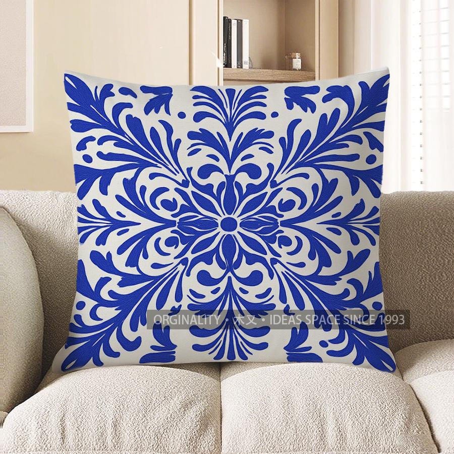 Home Decor Blue Floral Pattern Decorative Throw Pillow Pattern Cushion Cover Suitable For Sofa Bedroom Car Pillow Cover