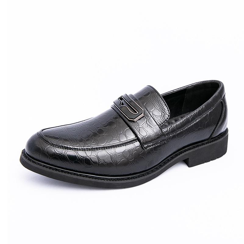 Large size men's foot cover pointed leather shoes fashion dress business casual shoes British style loafers men's shoes