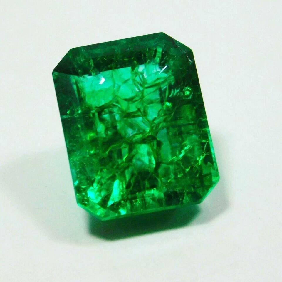 Natural Colombian Green Emerald Emerald Cut 10 Ct Beautiful Certified Gemstone