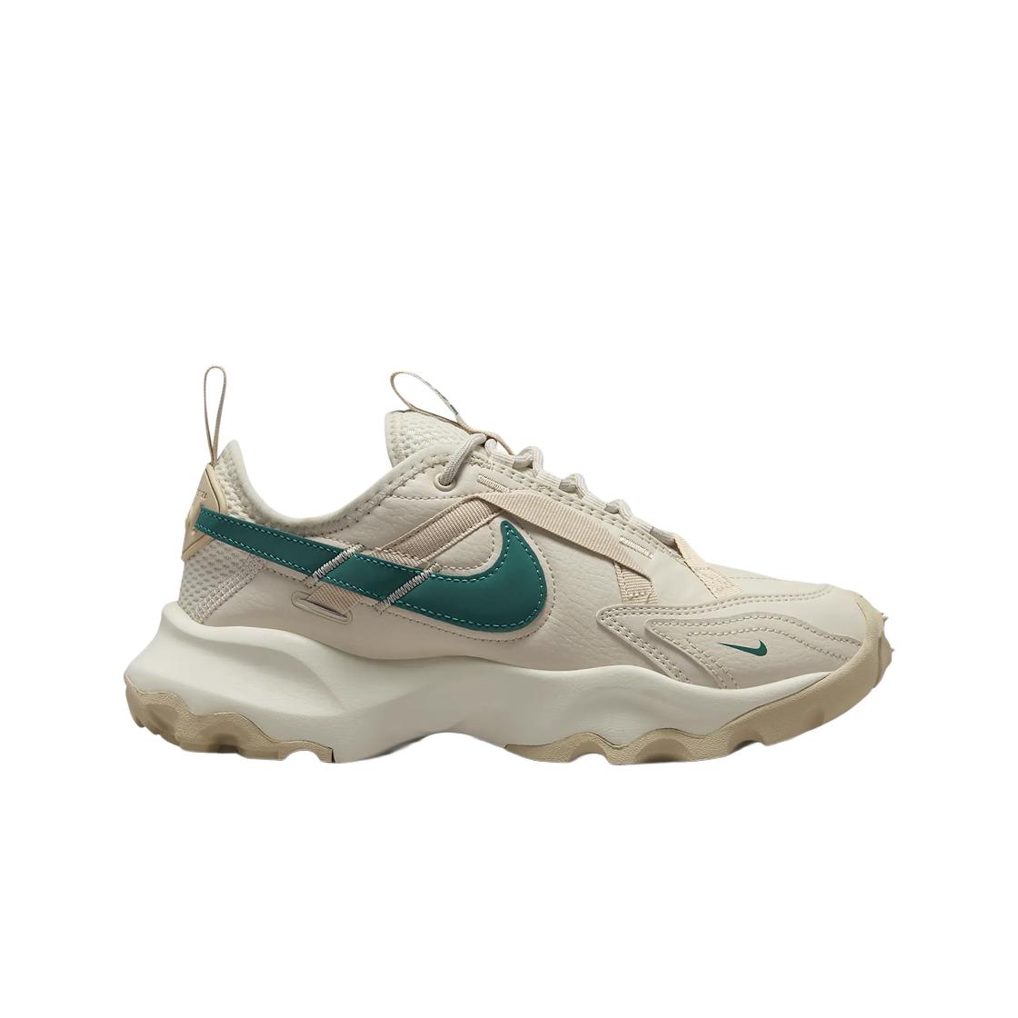 

(в) Nike Tc 7900 Светло-коричневый 225