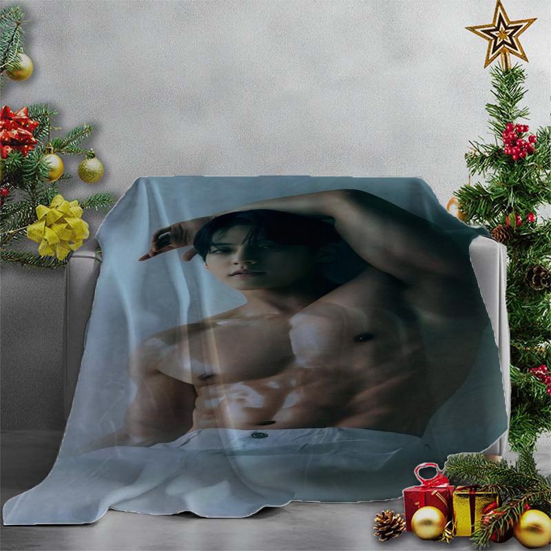Fitness Muscle Boy Pattern Flannel printed blanket suitable for all seasons suitable for living room office sofa and travel