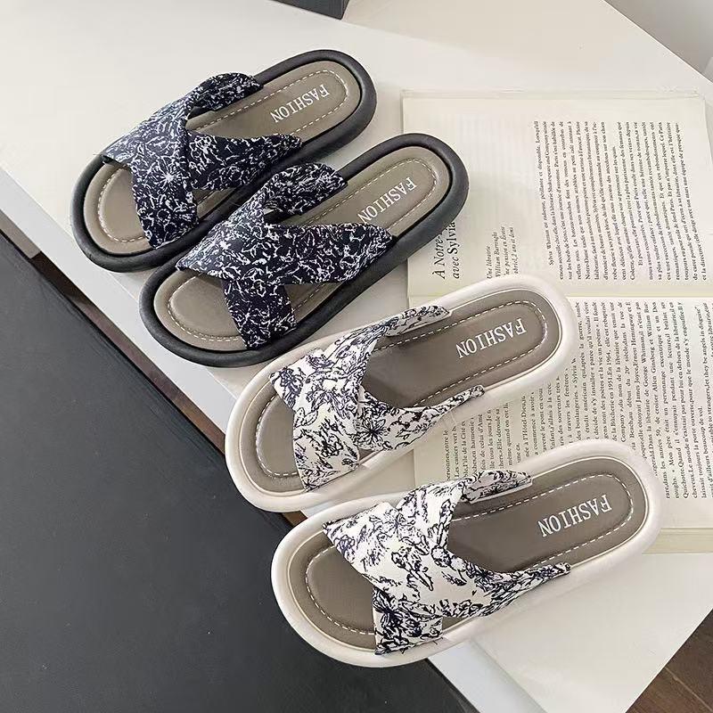 Women's 2025 New Style Flat Bottom Chinese-Style Summer Flip-Flops - Soft Surface Sandals for Pregnant Women