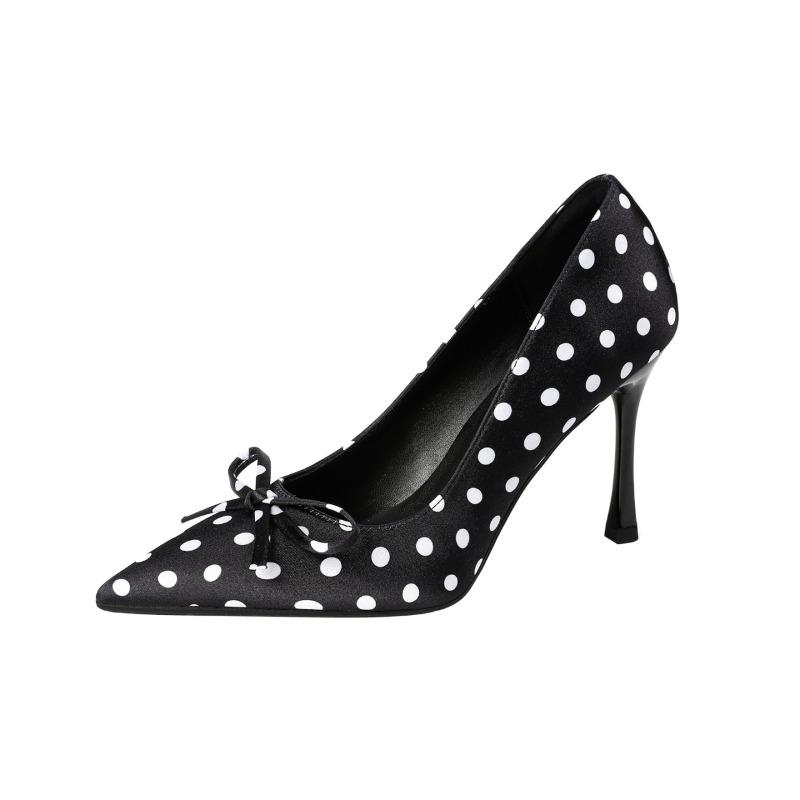 2026 Damen Neue Spitz zulaufende Einzel-Schuhe Seidenobermaterial Polka Dot Bequem flach dünn hohe Absätze Übergröße Mode Damen Pumps