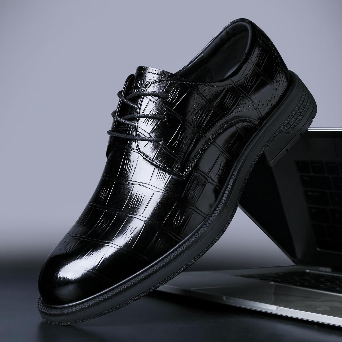 

2025 Wenzhou men s leather shoes business dress British style leather men s shoes first layer cowhide best man wedding derby shoes 43