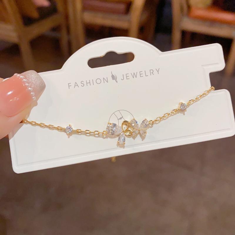 Elegante Bracciale a Farfalla in Zircone Francese per Donna - Design Semplice, Versatile ed Elegante