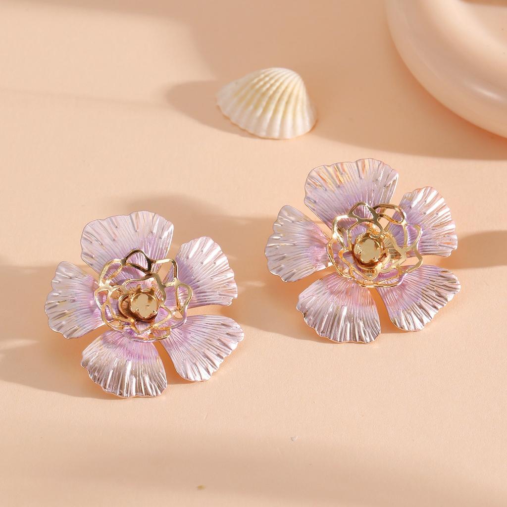 New three-dimensional flower earrings women's ins light luxury high-end earrings popular versatile fashion niche earrings