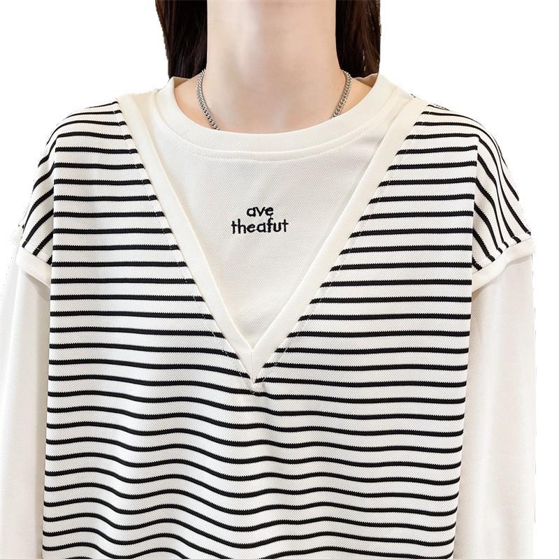 Early autumn small sweater women's spring and autumn 2026 new loose large size fake two-piece striped splicing top jacket