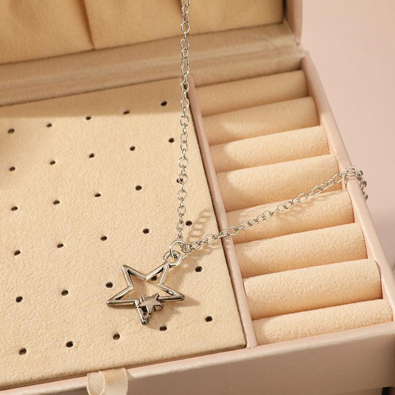 1 szt. Naszyjnik z pentagramem w stylu vintage, czarny sznurkowy naszyjnik, spersonalizowana modna biżuteria ze stopu z wisiorkiem w kształcie gwiazdy, prezent na imprezę