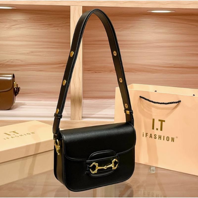 

Leather bag women s new fashion versatile model underarm versatile 5 saddle bag single shoulder crossbody horse buckle bag