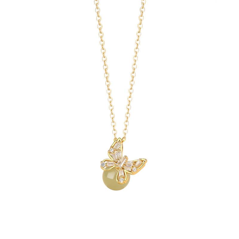 Small Group Design Butterfly Safety Buckle Necklace for Women, Light Luxury and Versatile, High-end Feel Collarbone Chain