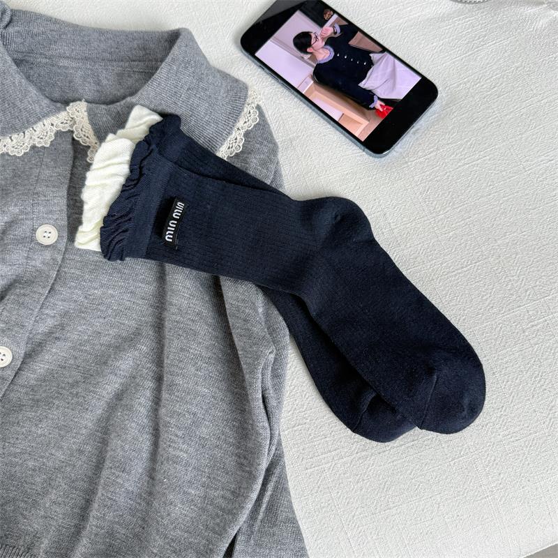 

Ladies Spring and Autumn Polka Dot Cloth Label Wavy Lace Ballet Wind Drum Pile Cotton Socks 1 pair