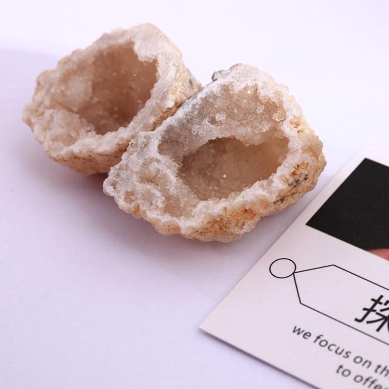 1 Stück Büro-Ornament Anhänger Natürliche Kristall Geode/Höhle Geschenke Für Kinder Schreibtischdekoration Roher Rohstein Mineralienprobe