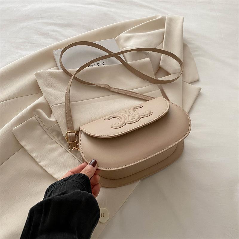 Fashionable and Fashionable Shoulder Bag Simple Small Bag Women's Bag Casual New Beautiful Crossbody Saddle Bag Trendy