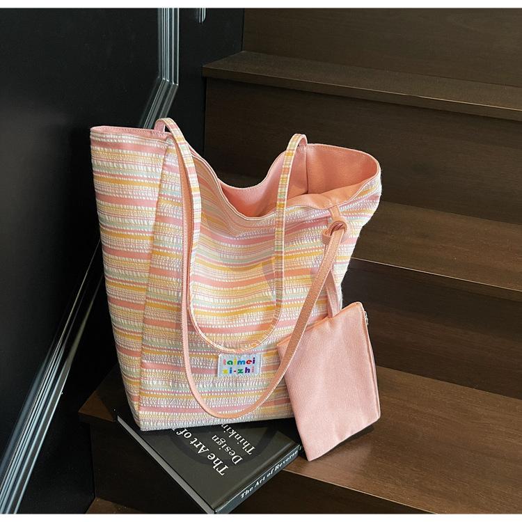 Large capacity canvas bag women's new lightweight shoulder bag vacation student leisure commuter tote bag