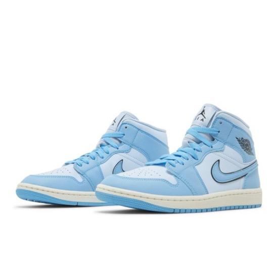 

Air Jordan Wmns Air Jordan 1 Mid SE Ice Blue DV1302-400 EU 38 чёрный/синий
