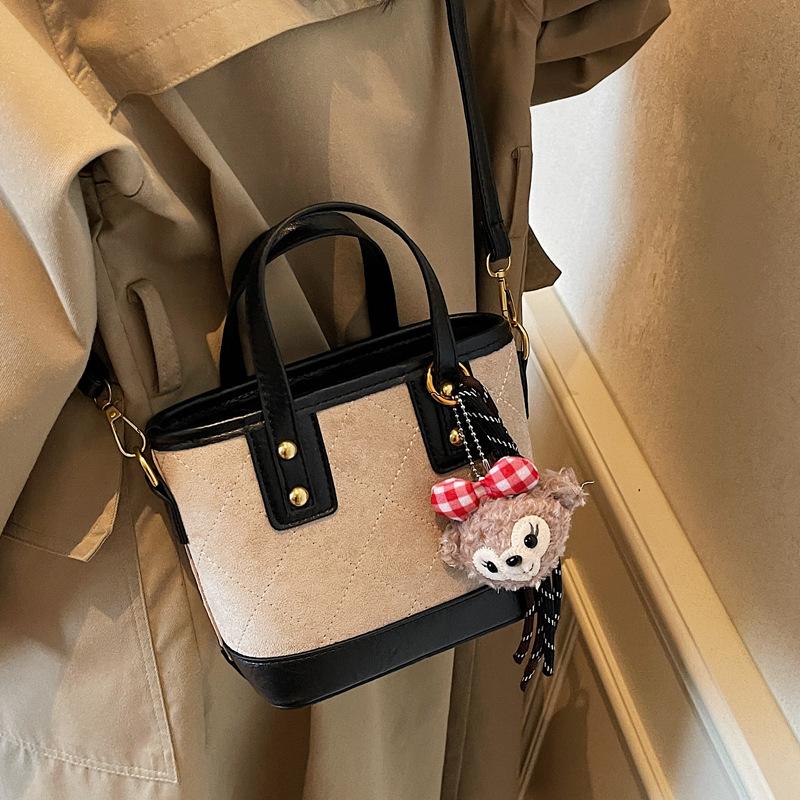 Portable Small Bag Women's 2025 New Fashion Diamond Shoulder Bag Foreign Style Retro Messenger Bucket Bag