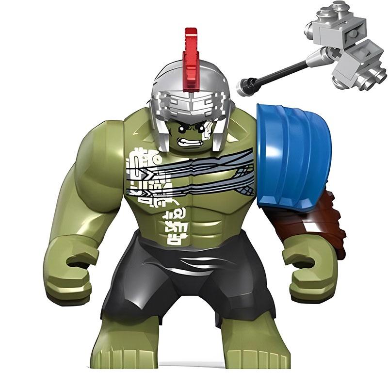 Marvel Superhero Hulk Action Figure Toy 7cm Plastic Collectible