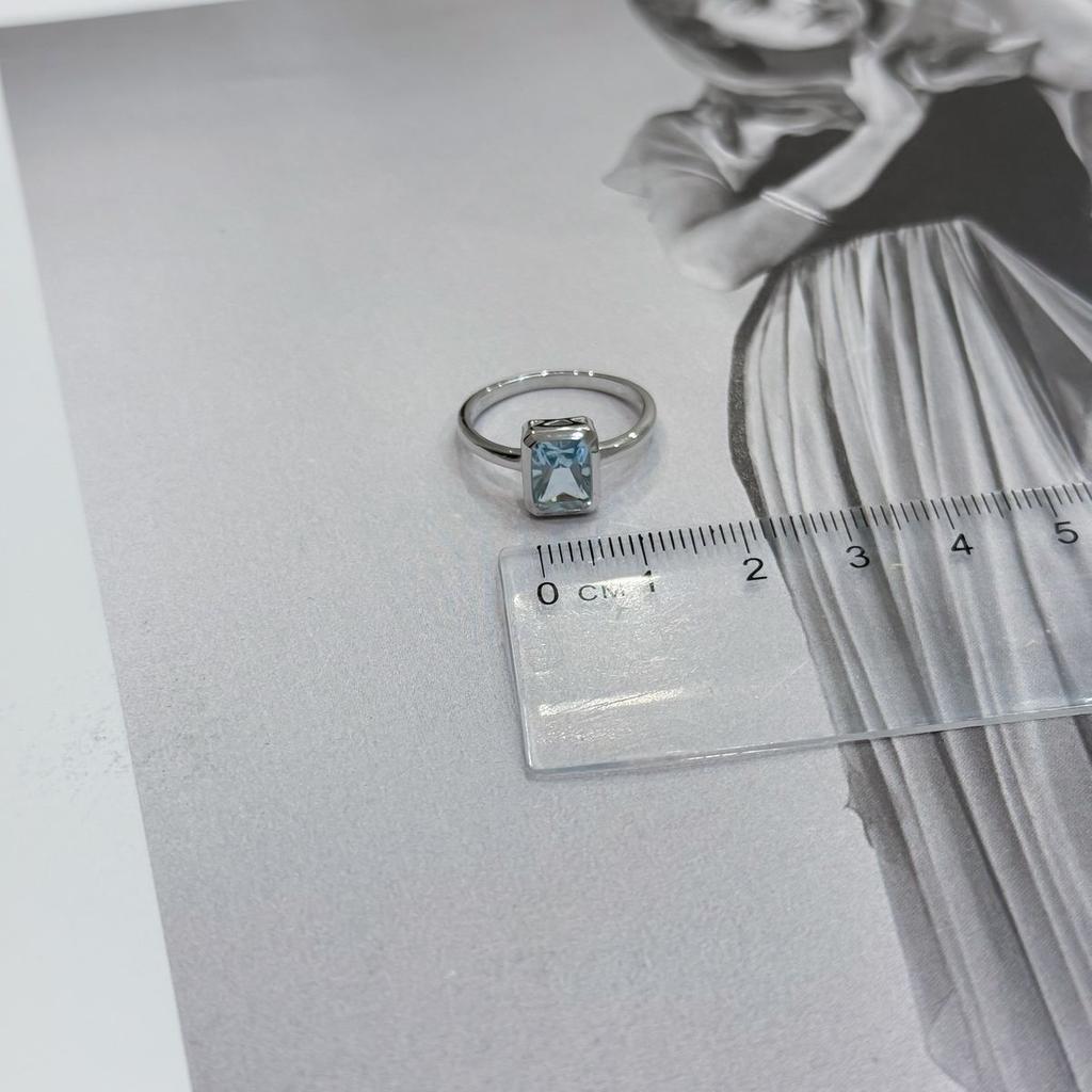 Серебряное кольцо с натуральным топазом 1.95ct, вес изделия 2,59 гр (2171782)