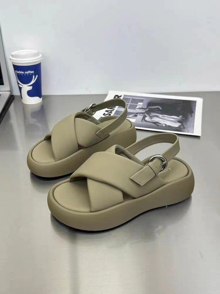 Sandals women's new summer summer models popular versatile word with thick sole black Roman sports women's shoes