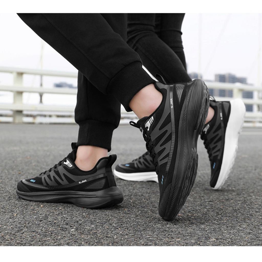 Men's Shoes Are Breathable and Odorless. New Couple Style Sports Shoes with Mesh and Breathable Running Shoes
